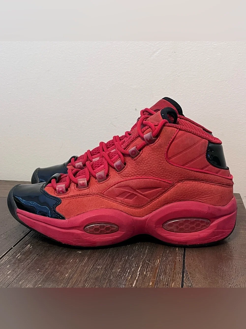 Vintage Reebok The Question Mid Heart Over Hype Sneakers Mens 8.5